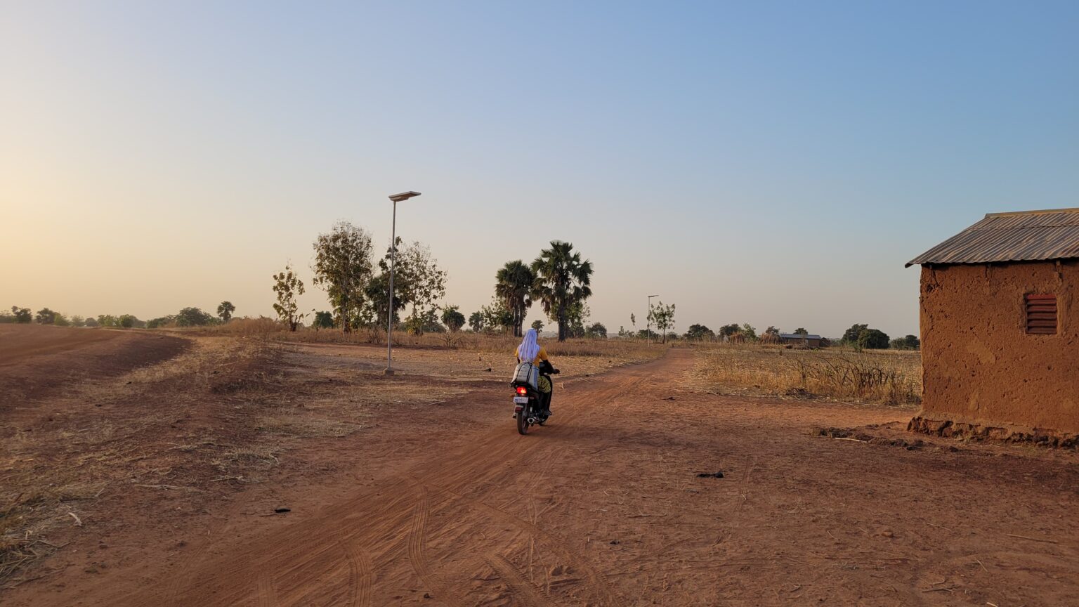 Lampadaires Solaires Install S Pour Le Projet Pep S Au Togo