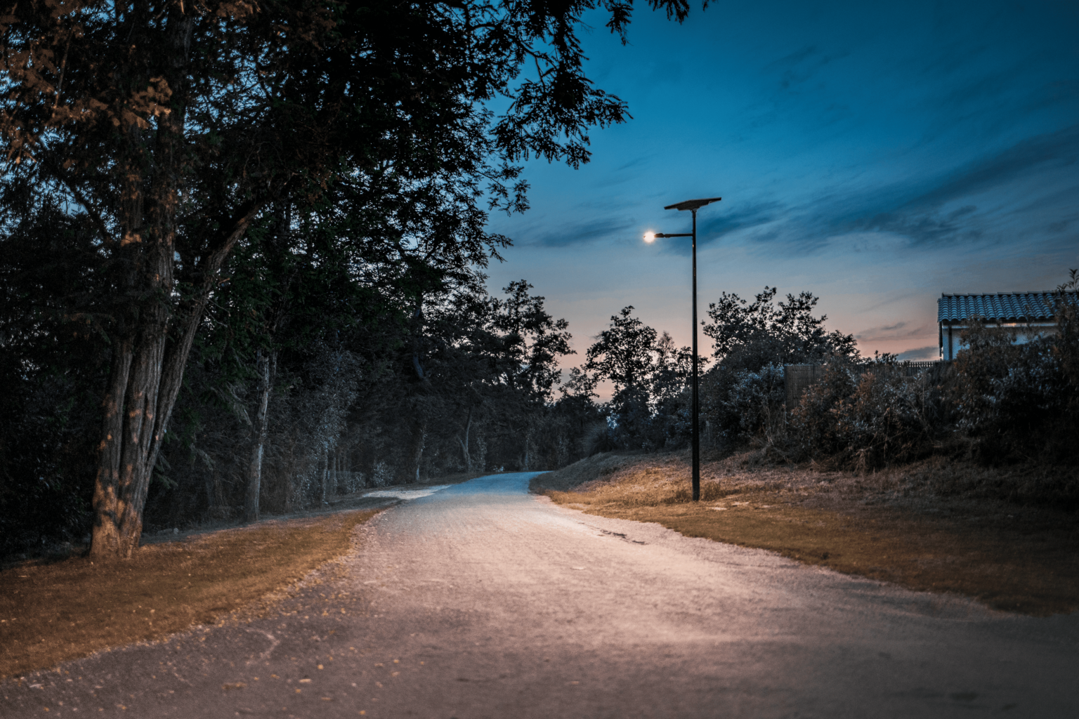 Lampadaire solaire chemin vert Cambes