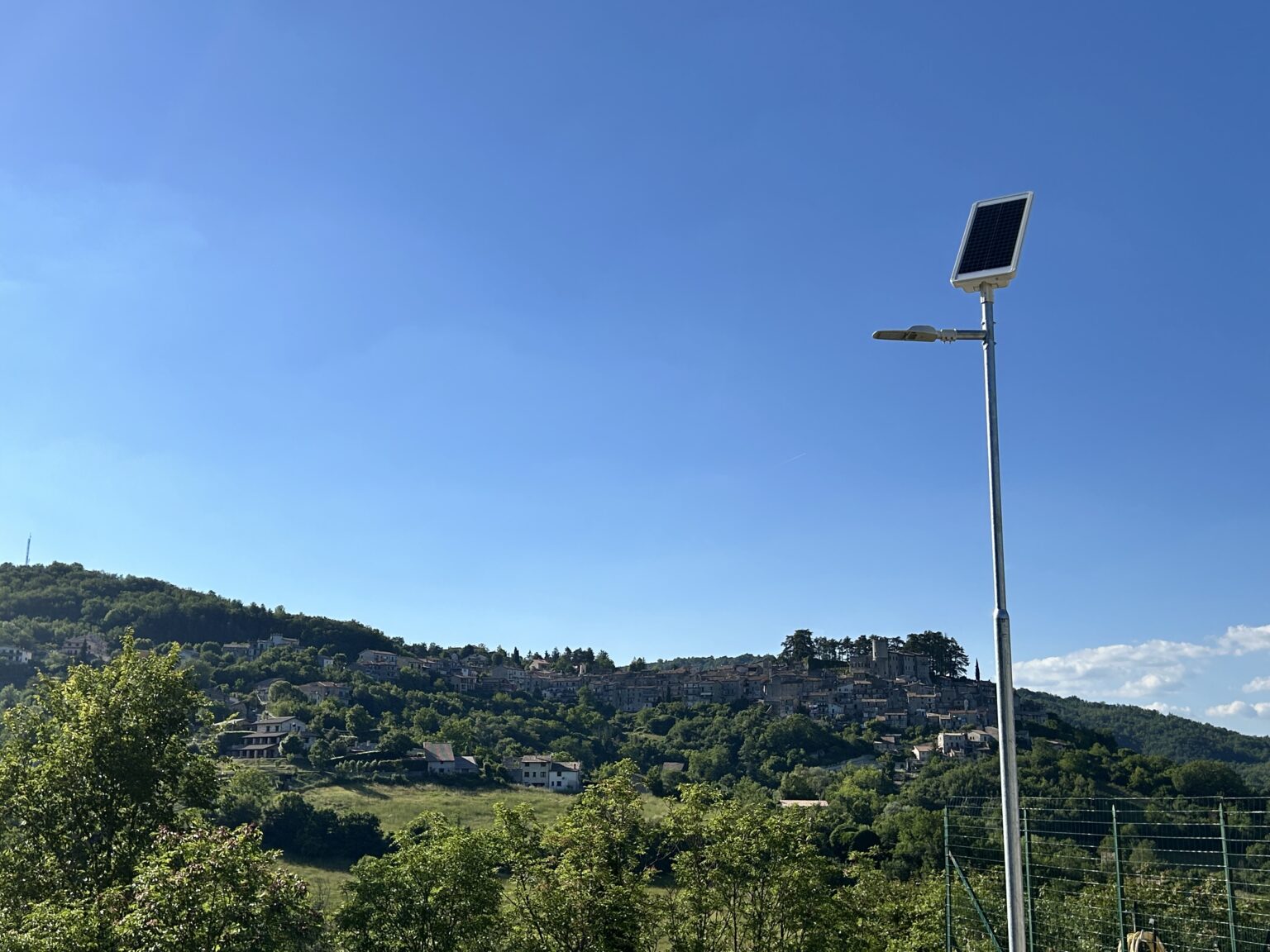 lampadaire solaire UP1 route orvinio