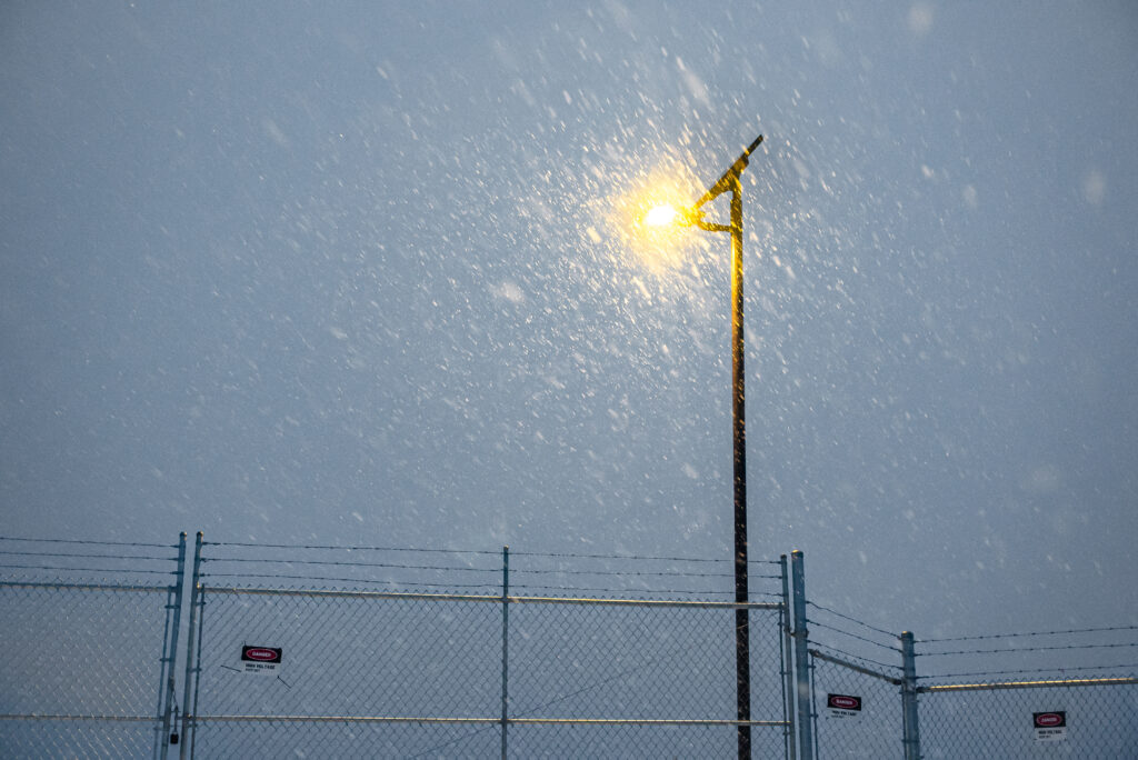 Un lampadaire solaire UP2 sous la neige au Canada