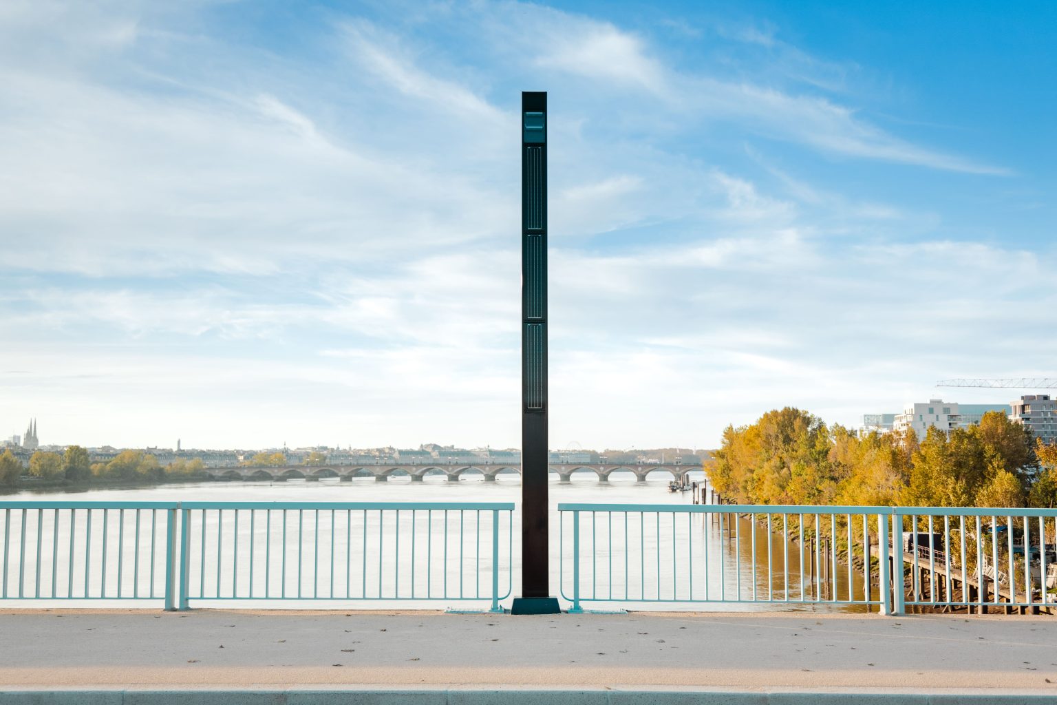Pont St Jean et Totem solaire