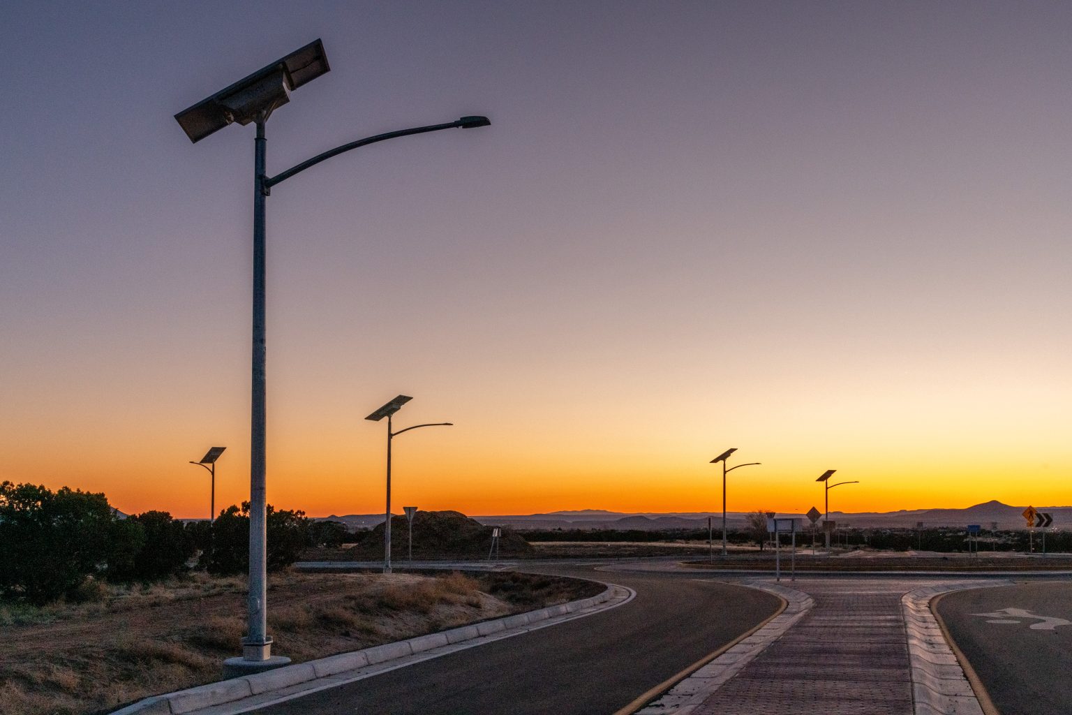 Détail du panneau solaire EverGen et du système de supervision à distance intégré