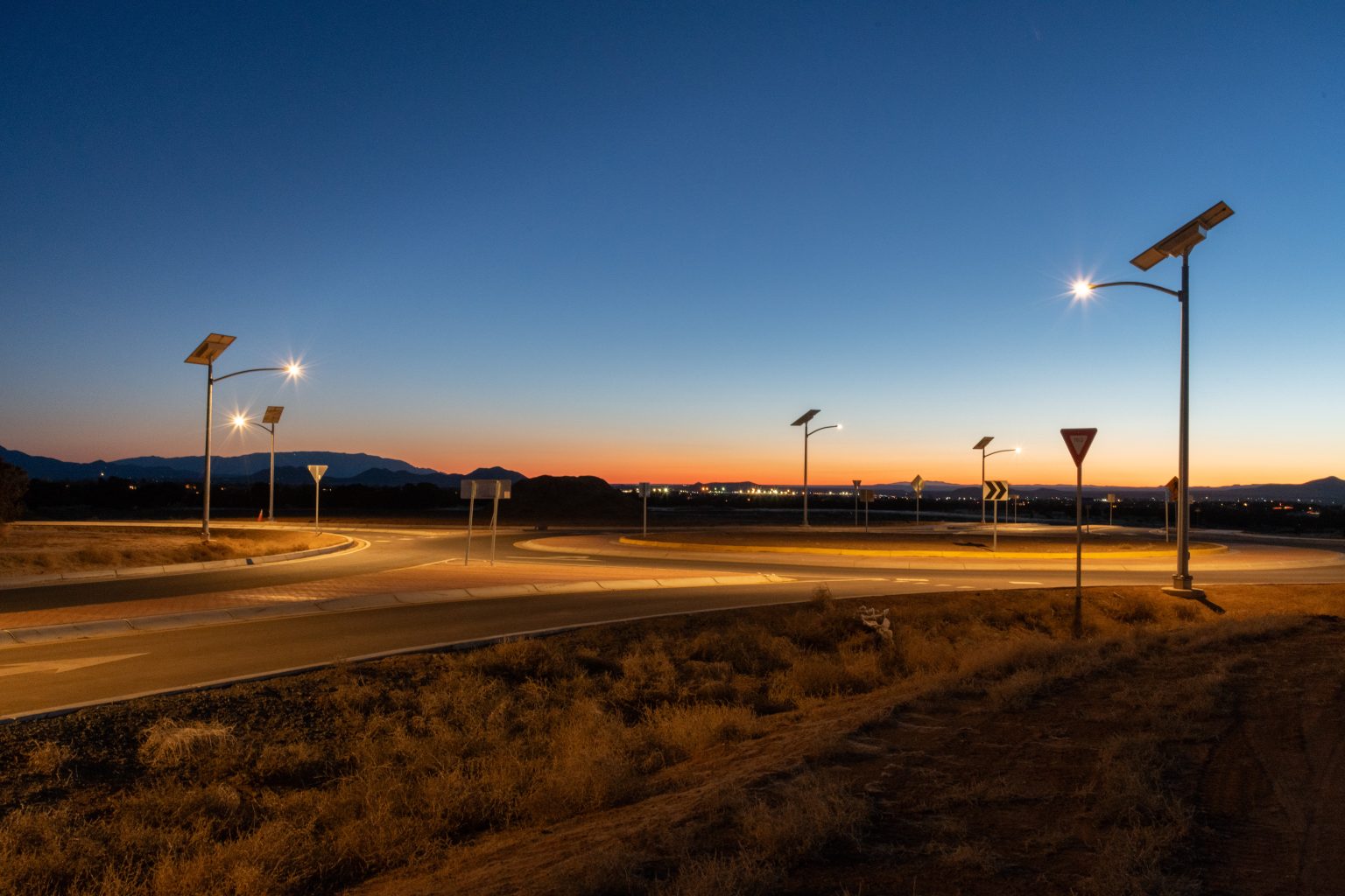 Lampadaire solaire EverGen installé à Santa Fe sur une voirie nouvellement aménagée