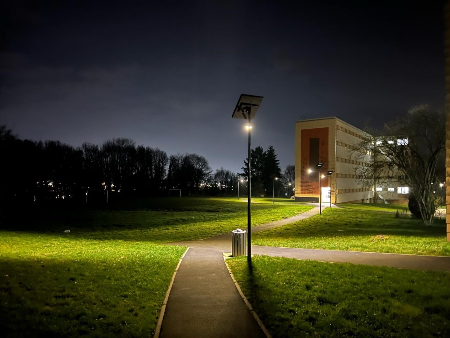 éclairage solaire cheminement universitaire