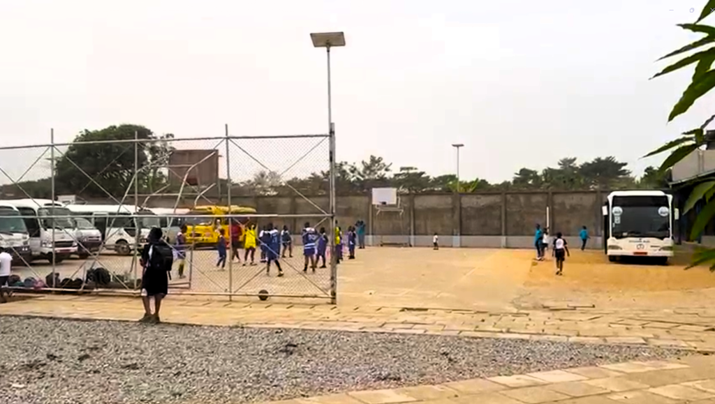 ecole cameroun lampadaire solaire